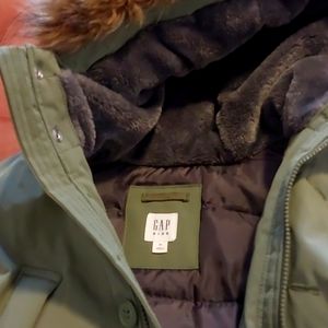 Children outgrew coat. only worn once